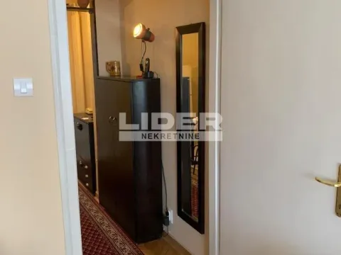 Izdavanje, trosoban stan, 73m², Stari Grad, Beograd - image 9