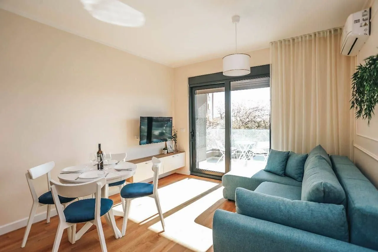 Rent, one bedroom apartment, 37m², Bečići, Budva