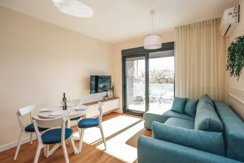 Rent, one bedroom apartment, 37m², Bečići, Budva - image 2