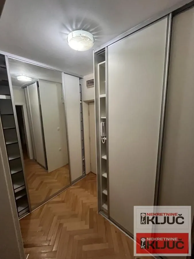 Izdavanje, dvosoban stan, 42m², Grbavica, Novi Sad Sve Podlokacije