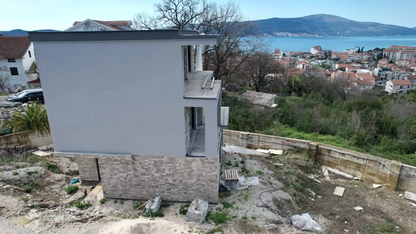 Prodaja, kuća, 230m², Kalimanj, Tivat