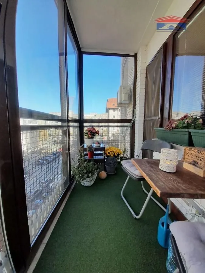 Prodaja, četvorosoban stan, 70m², Bulevar Oslobodjenja, Novi Sad Sve Podlokacije