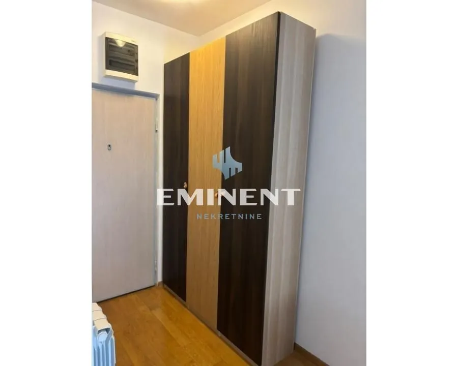 Izdavanje, trosoban stan, 60m², Lekino Brdo, Voždovac Sve Podlokacije