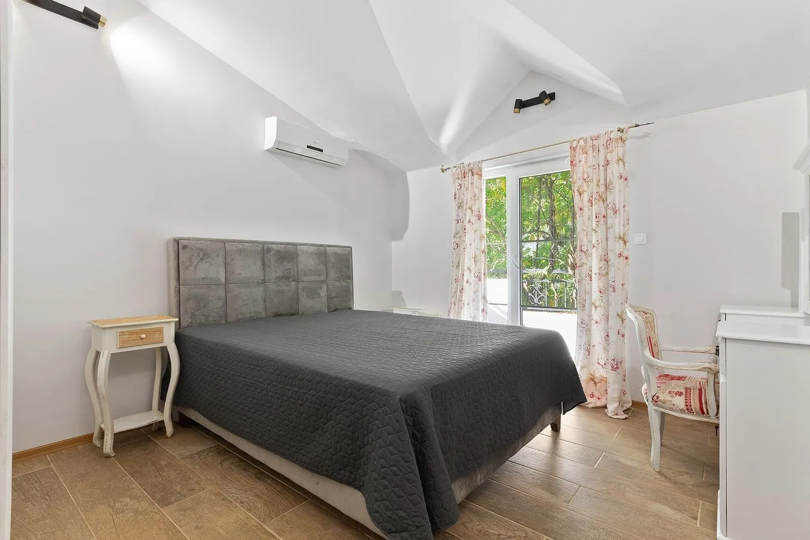 Prodaja, kuća, 234m², Dumidran, Tivat