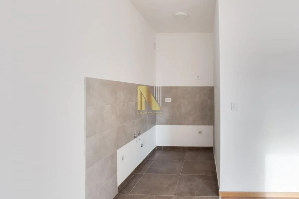 Prodaja, dvosoban stan, 49m², Centar, Novi Sad