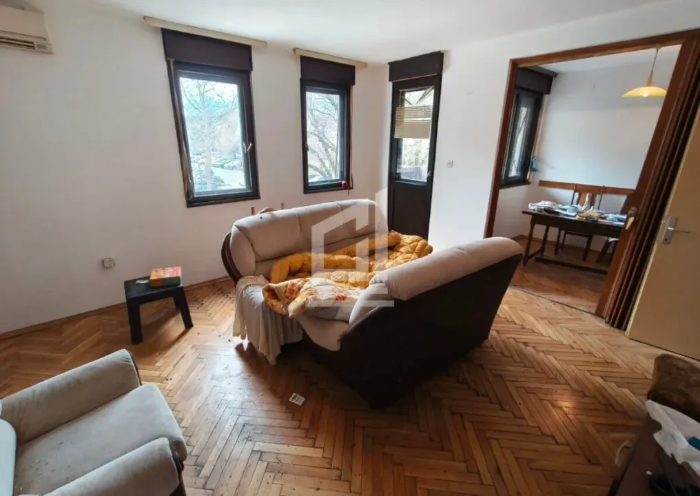Prodaja, trosoban stan, 100m², Blok 6, Podgorica