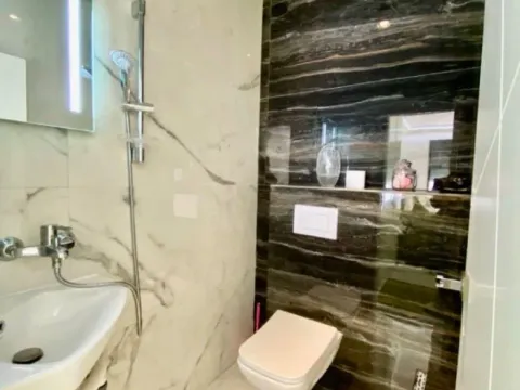 Izdavanje, poslovni prostor, 80m², Centar, Bar - image 7