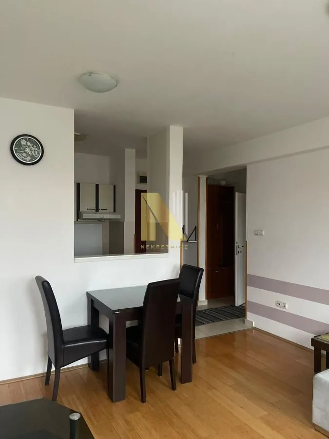 Izdavanje, jednosoban stan, 37m², Socijalno, Novi Sad Sve Podlokacije