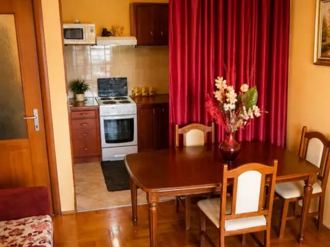 Rent, one bedroom apartment, 38m², Stari Aerodrom, Podgorica - image 4