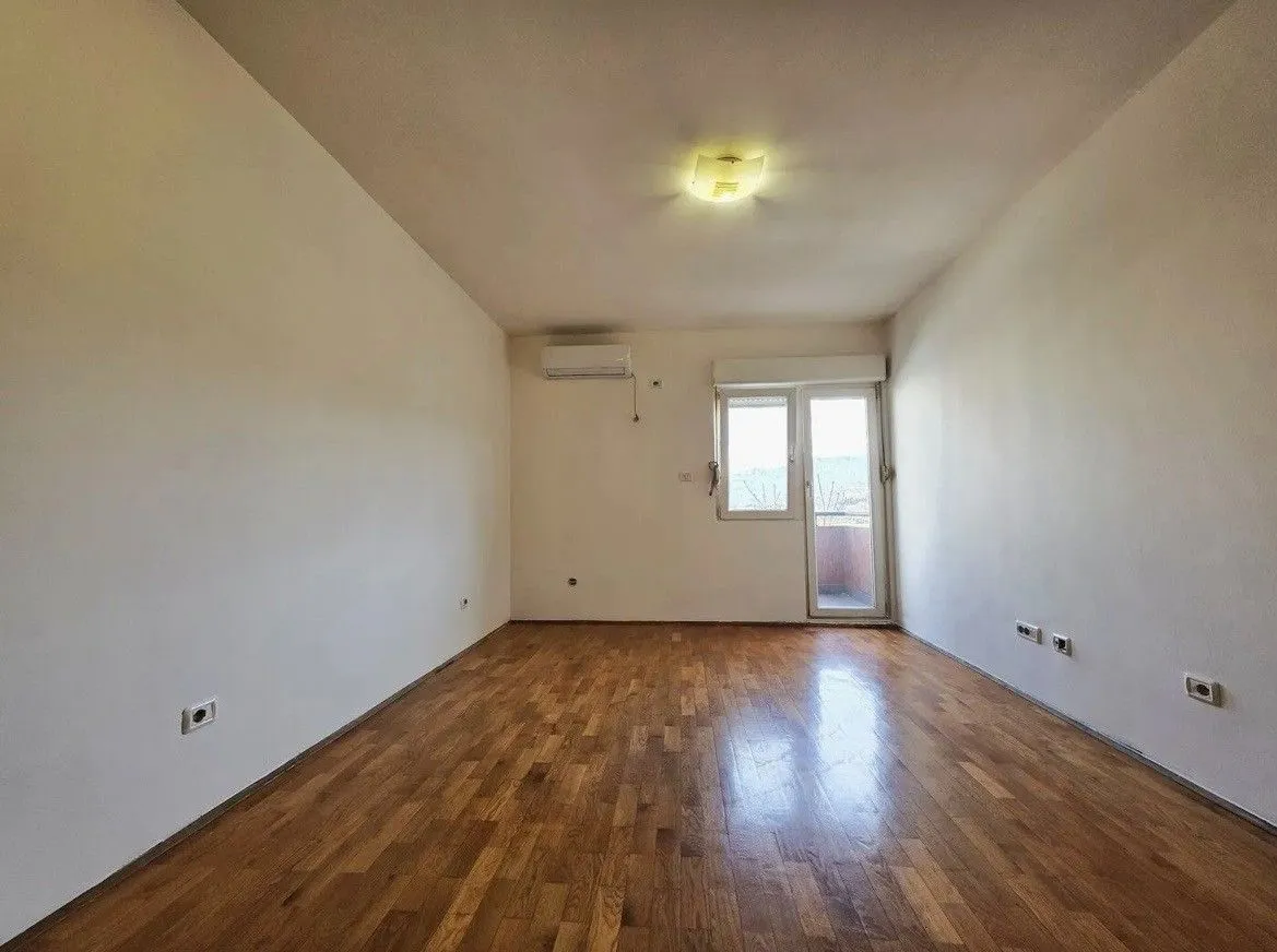 Prodaja, jednosoban stan, 45m², Stari Aerodrom, Podgorica