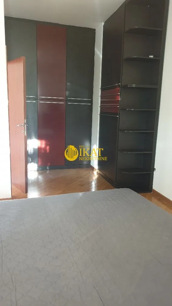 Izdavanje, trosoban stan, 104m², Vračar Hram, Vračar Sve Podlokacije