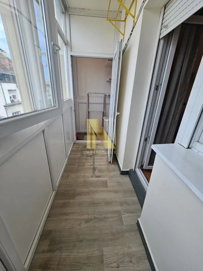 Izdavanje, dvosoban stan, 54m², Centar, Novi Sad