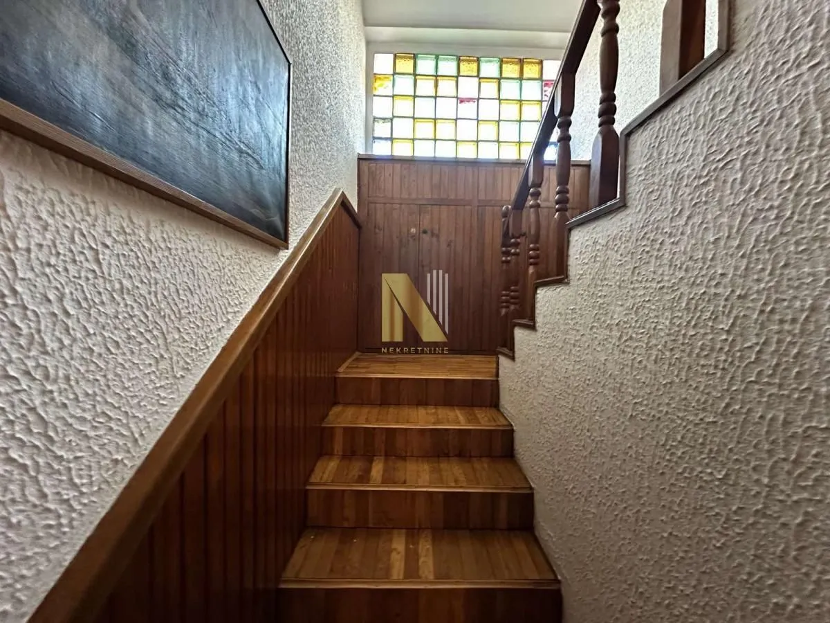 Prodaja, kuća, 300m², Veternik, Novi Sad Sve Podlokacije