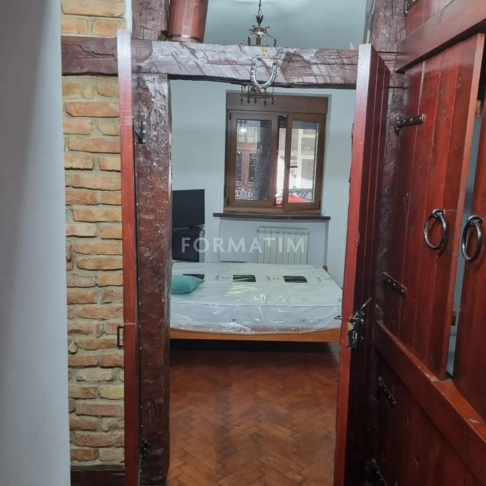 Izdavanje, dvosoban stan, 52m², Stari Grad, Beograd
