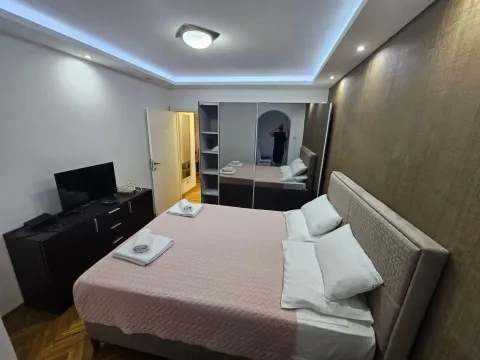 Rent, one bedroom apartment, 42m², Bečići, Budva - image 4