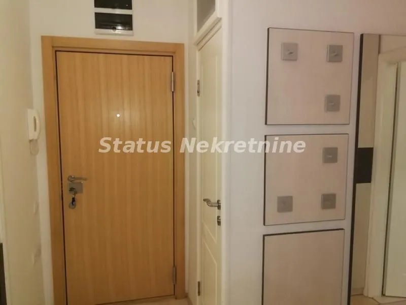 Izdavanje, četvorosoban stan, 80m², Liman 1, Novi Sad Sve Podlokacije