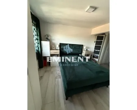 Bedroom with a double bed and bedside tables. - image 10
