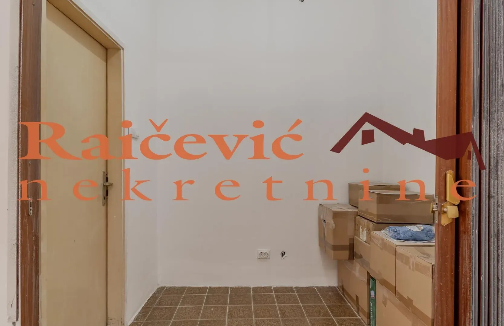 Sale, office space, 49m², Voždovac Sve Podlokacije, Beograd