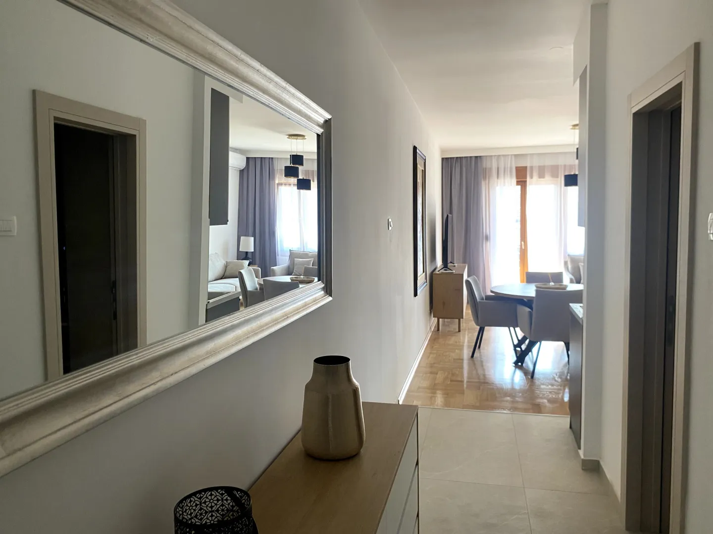 Izdavanje, jednosoban stan, 65m², Centar, Tivat