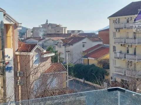 Rent, one bedroom apartment, 35m², Podkošljun, Budva - image 13