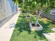 Izdavanje, kuća, 200m², Cijevna, Podgorica - image 5