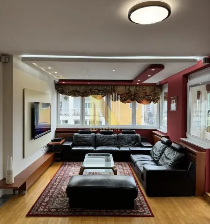 Izdavanje, trosoban stan, 86m², Grbavica, Novi Sad Sve Podlokacije