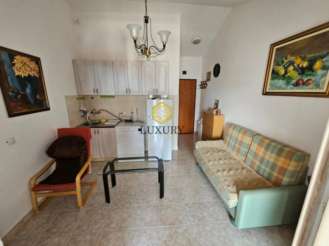 Rent, one bedroom apartment, 41m², Petrovac, Budva