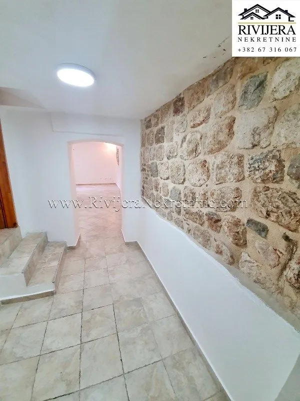 Prodaja, kuća, 300m², Centar, Kotor