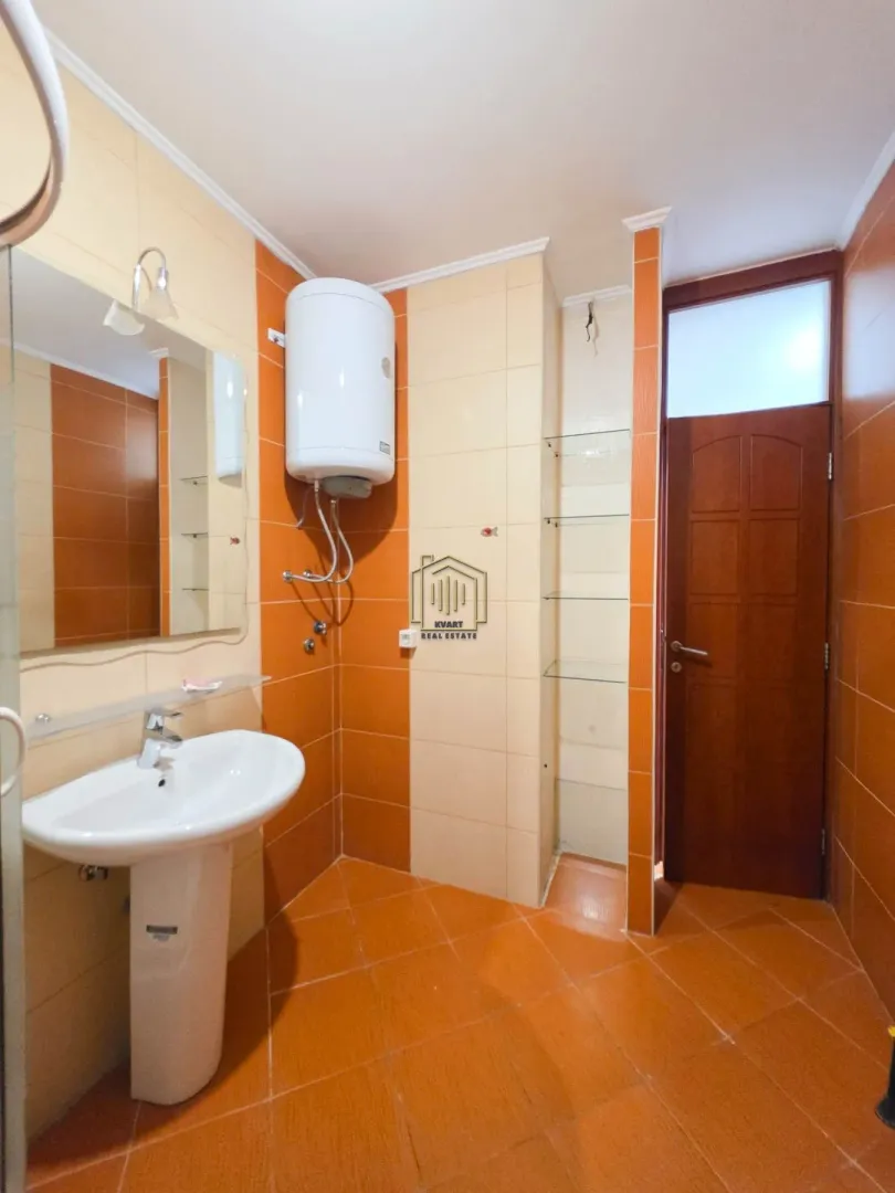 Rent, office space, 82m², Momišići, Podgorica
