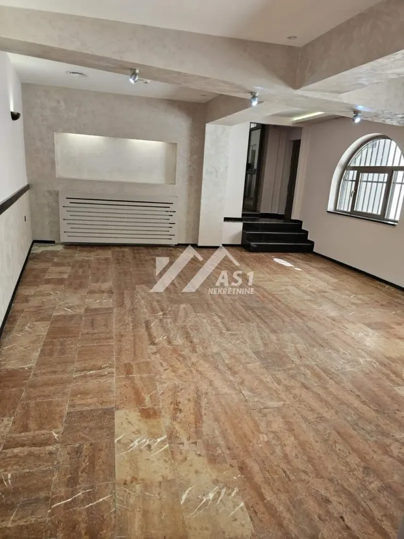 Rent, office space, 150m², Bulevar Oslobodjenja, Novi Sad Sve Podlokacije