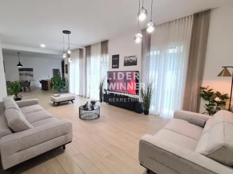 Prodaja, četvorosoban stan, 220m², Savski Venac, Beograd - image 15