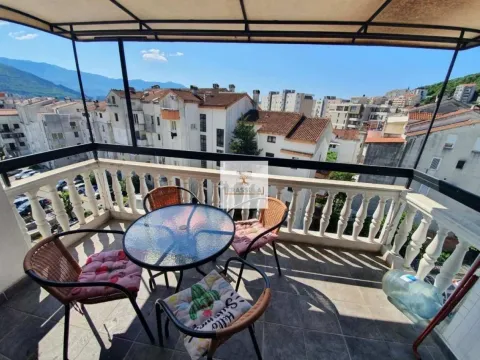 Prodaja, dvosoban stan, 65m², Centar, Budva