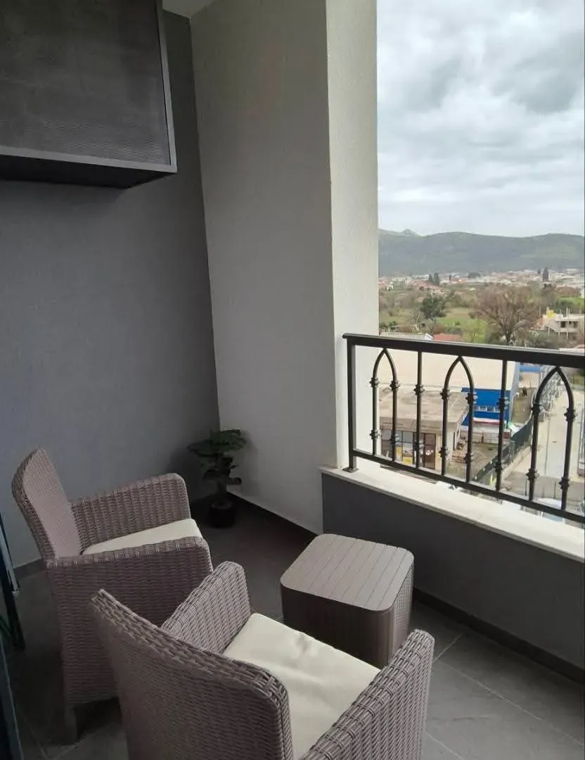 Rent, studio apartment, 25m², Čeluga, Bar