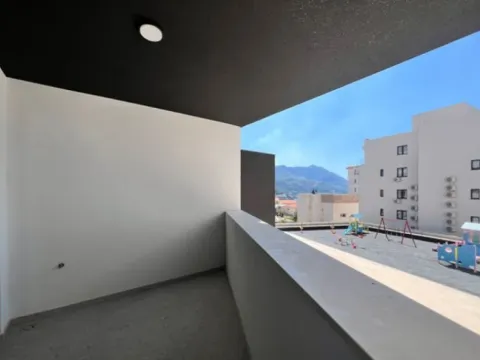 Sale, one bedroom apartment, 52m², Bečići, Budva - image 8