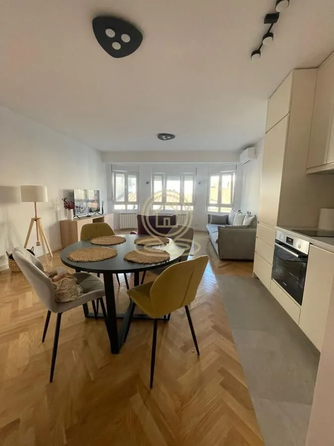 Rent, two bedroom apartment, 52m², Stari Grad, Beograd