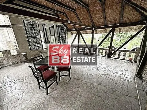 Rent, three bedroom apartment, 130m², Neimar, Vračar Sve Podlokacije - image 10