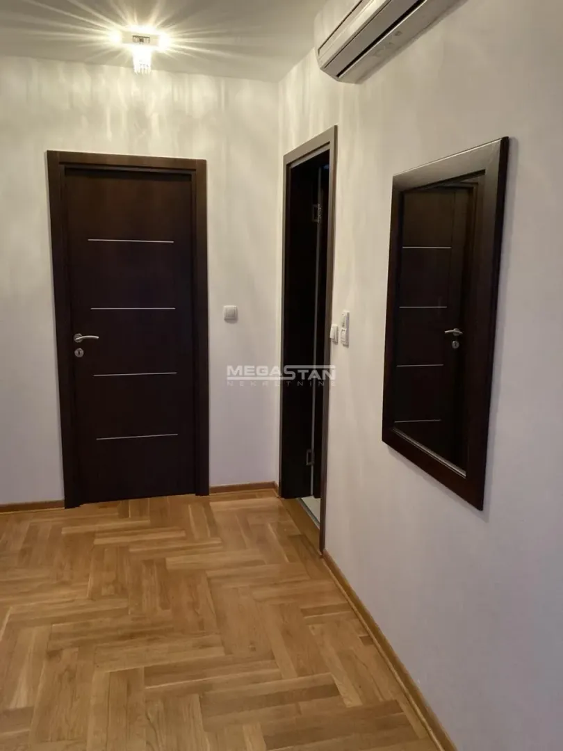 Izdavanje, trosoban stan, 110m², Vukov Spomenik, Zvezdara Sve Podlokacije
