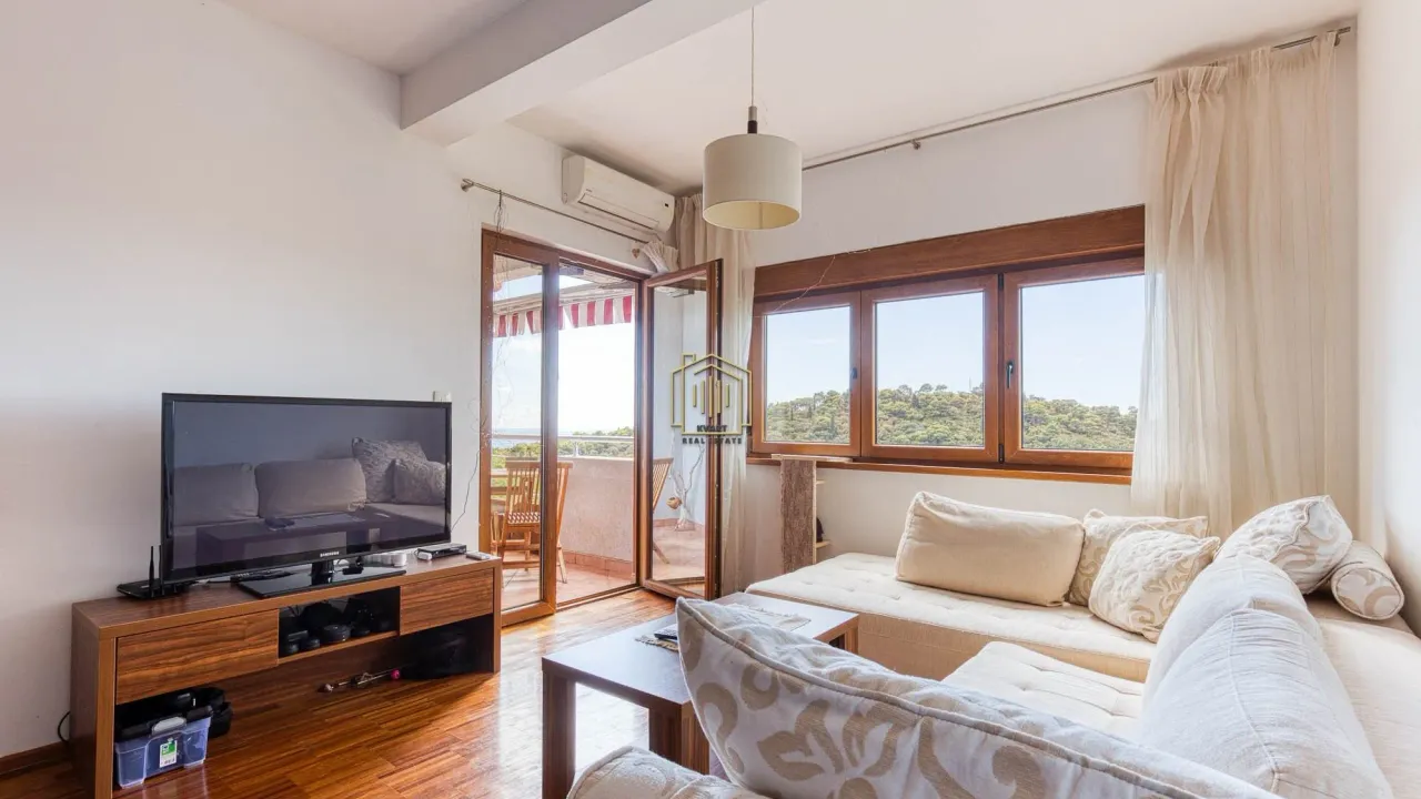 Rent, one bedroom apartment, 44m², Petrovac, Budva