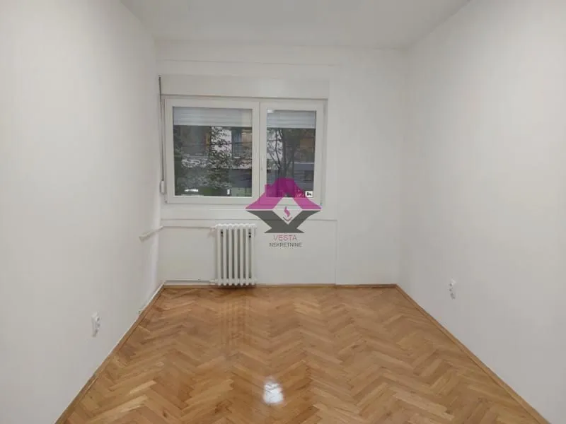 Izdavanje, trosoban stan, 68m², Poštanska Štedionica, Palilula Sve Podlokacije