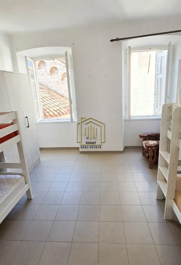 Prodaja, trosoban stan, 72m², Stari Grad Kotor, Kotor