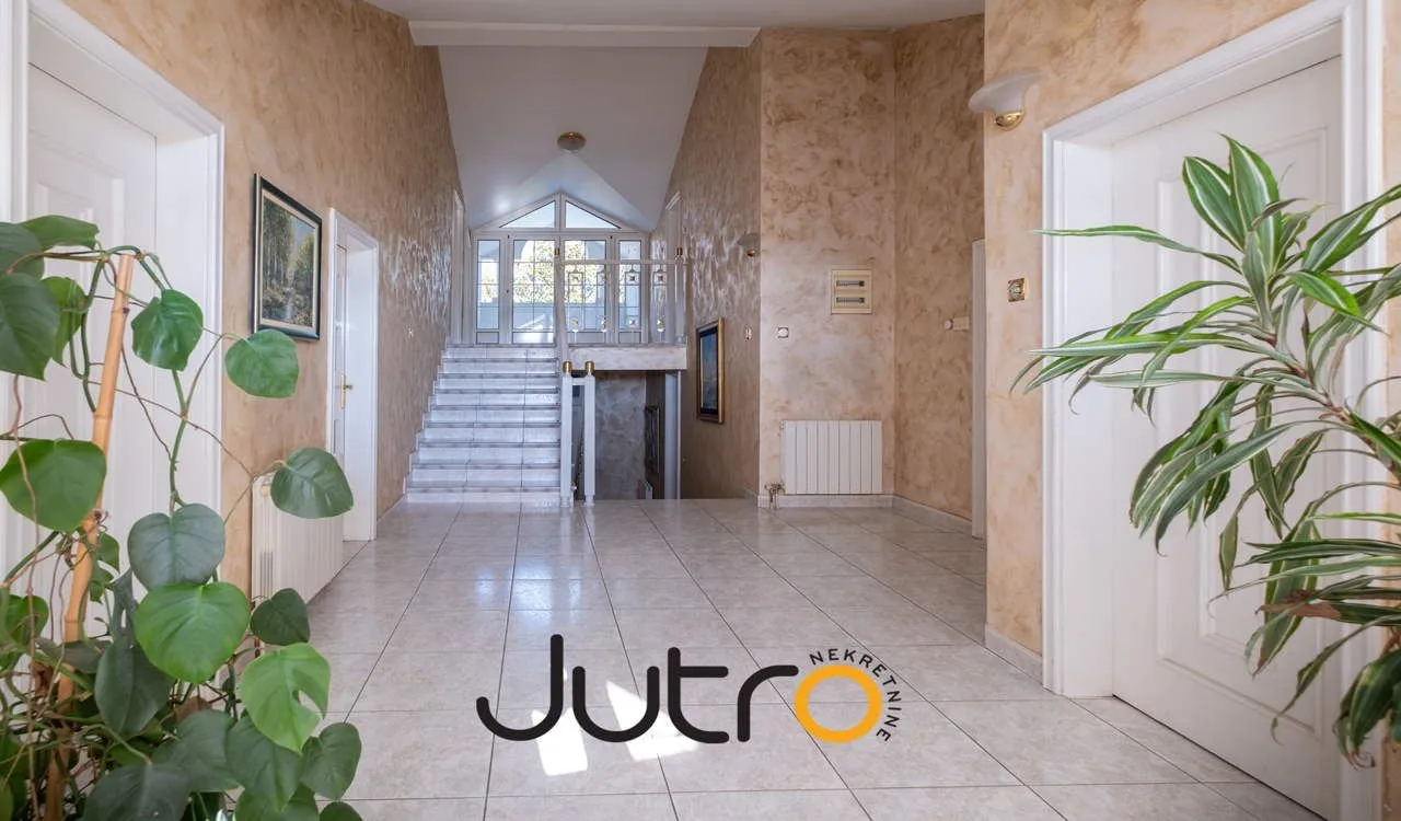 Rent, house, 930m², Tološi, Podgorica