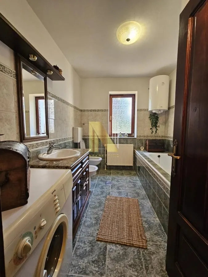 Prodaja, kuća, 331m², Veternik, Novi Sad Sve Podlokacije
