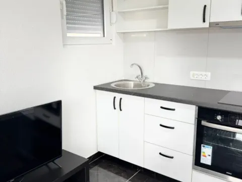 Izdavanje, jednosoban stan, 42m², Polje, Bar - image 5