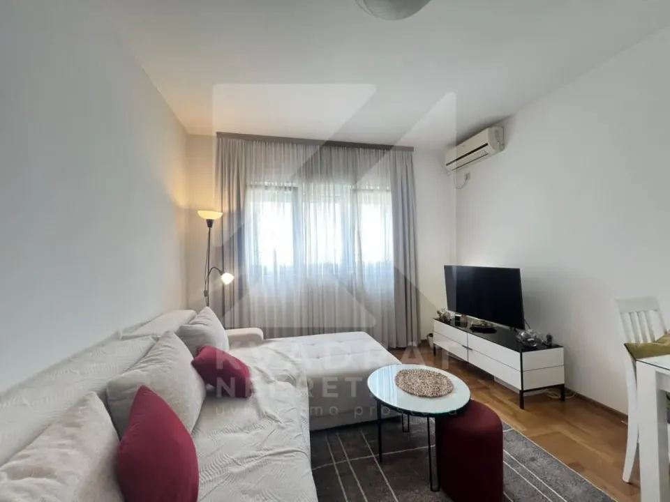 Rent, studio apartment, 25m², Pobrežje, Podgorica