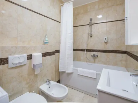 Prodaja, trosoban stan, 107m², Bečići, Budva - image 5