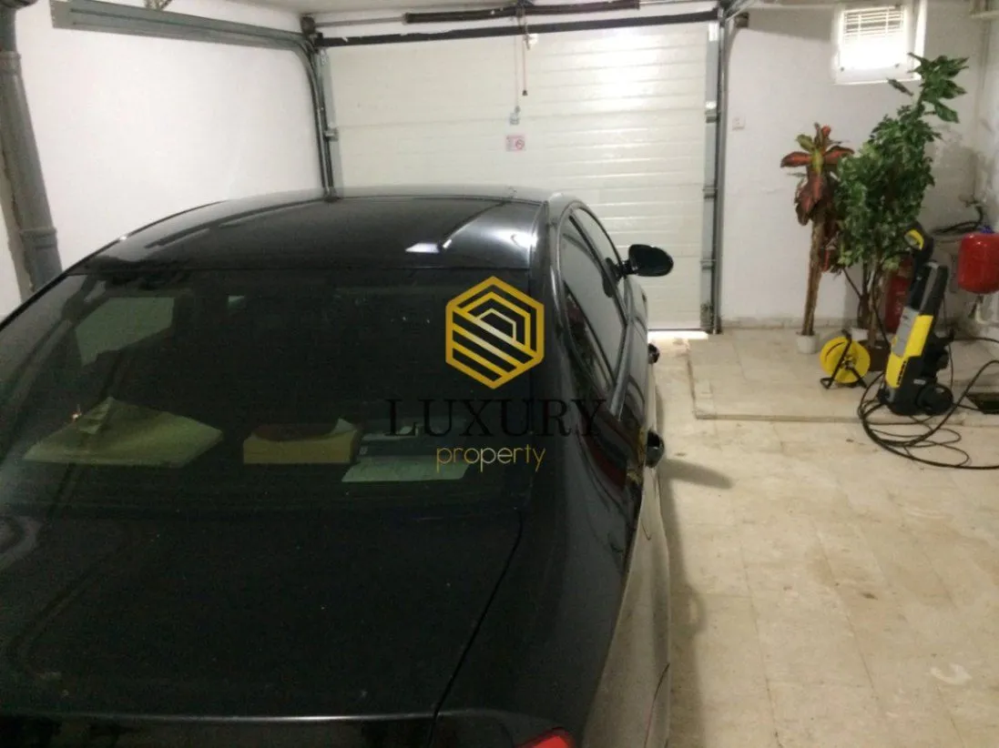 Rent, house, 250m², Zagorič, Podgorica