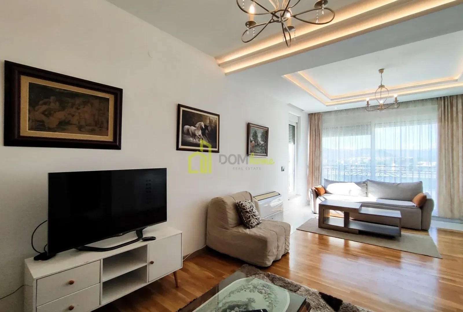 Izdavanje, dvosoban stan, 89m², Centar, Podgorica