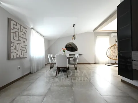 Izdavanje, trosoban stan, 190m², Tološi, Podgorica - image 9