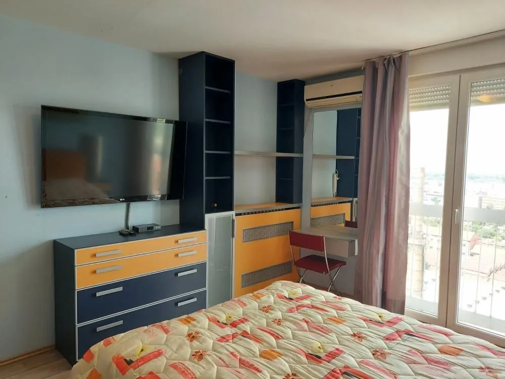 Izdavanje, četvorosoban stan, 115m², Hala Pionir, Palilula Sve Podlokacije