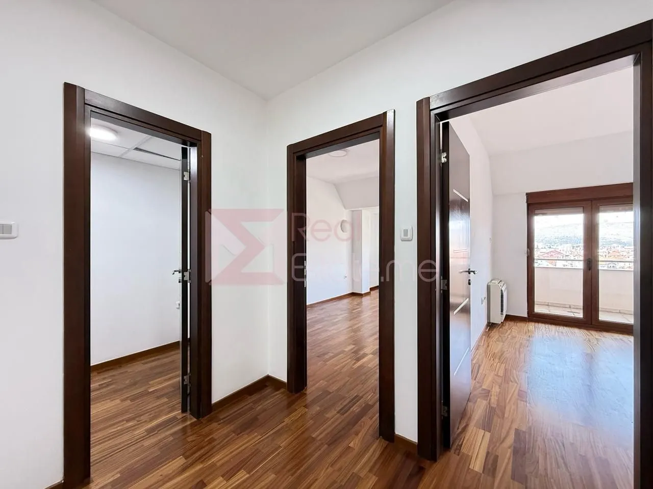 Sale, four bedroom apartment, 220m², Preko Morače, Podgorica